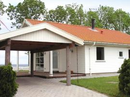 Two-Bedroom Holiday home in Præstø 1，位于Togeholt的海滩短租房