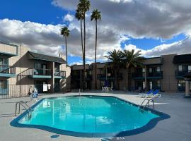 Studio 6 Suites Mesa AZ Near Downtown & Sloan Park，位于梅萨的酒店