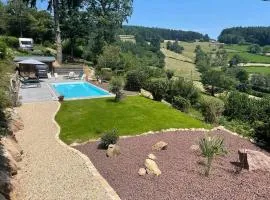 Gezellige luxe caravan met zwembad in zuid- Bourgogne