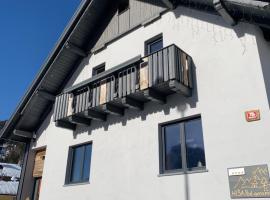 Hiša Pod gorami II****-house with wellness，位于克拉尼斯卡戈拉的酒店