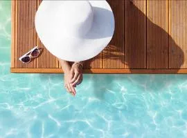 Villa Malaya con 2 piscine per 18 persone