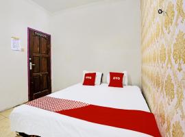 SPOT ON 92208 Hotel Andira Syariah，位于沙马林达的酒店