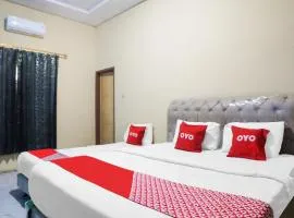 SUPER OYO 92075 Sky Residence Mawar