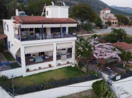 洛萨那别墅，位于普拉塔里亚的酒店