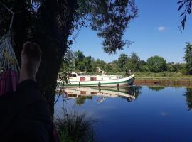 Détente au bord de l'eau .，位于Ciry-le-Noble的酒店