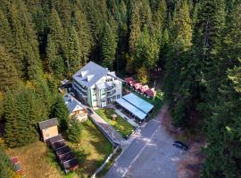 HOTEL CASCADA，位于察赫劳的酒店