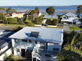 Cozy 3br house 100m to the lake