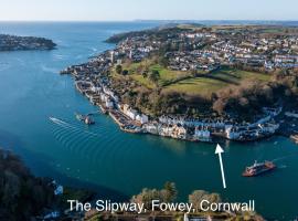 The Slipway Fowey Harbour Parking 1 Min & Garden，位于福伊的酒店