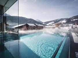 Hotel Fameli，位于瓦尔道拉的酒店