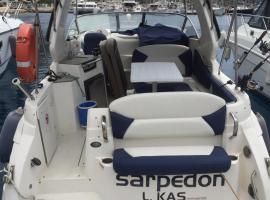 SARPEDON BOAT，位于卡斯的酒店