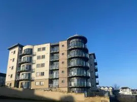 Amazing 2-bedroom apartment with lovely sea views