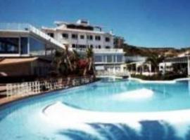 Grand Hotel Lido Giardino Delle Palme，位于Mortelle的酒店