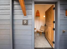 Longboard Studio includes King Bed and Kitchenette，位于斯廷森海滩的公寓