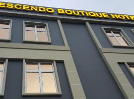 Crescendo Boutique Hotel，位于努沙再也的酒店