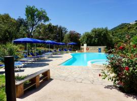 伊蒂隆度假屋酒店，位于卡尔热斯的乡村别墅