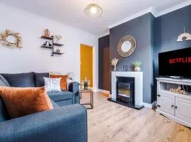 Stylish 2-Bed City-Centre Home in Chester by 53 Degrees Property - Ideal for Couples & Groups - Sleeps 6