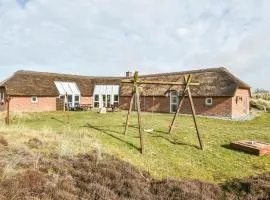 Cozy Home In Ringkøbing With Kitchen