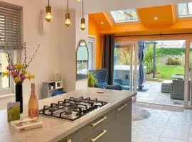 Tranquil Victorian Villa with Hot Tub & Sauna