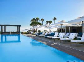 VEA Newport Beach, a Marriott Resort & Spa，位于纽波特海滩巴尔博亚码头附近的酒店