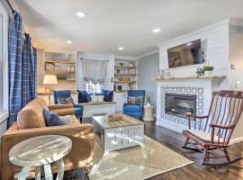 Bright Cornwall-On-Hudson Vacation Rental!，位于康沃尔哈德逊的酒店