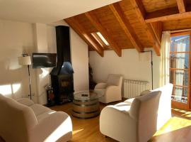 Apartamento familiar en Benasque，位于埃里斯特的酒店