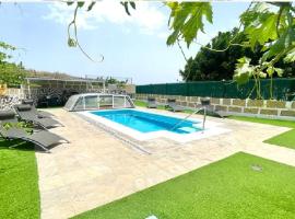 Casa Rural Finca Paraíso. Heated pool，位于比拉夫洛尔的酒店