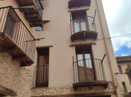 CASA CARRANCLANC，位于Peñarroya de Tastavins的酒店