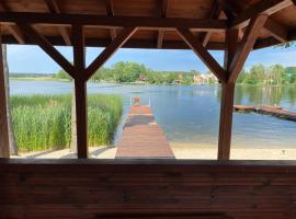 Domek z prywatną plażą，位于Radzyń的酒店