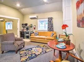 Welcoming Downtown Branson Cottage with Pool Access!