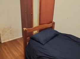 Single Room in Wollongong near Uni，位于Keiraville的民宿