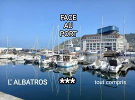 L' ALBATROS vue sur le port，位于费康的公寓
