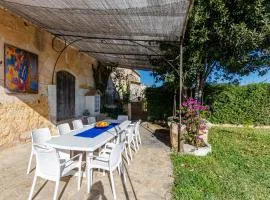 YourHouse Can Bombarda for groups up to 10 guests, perfect for cycling