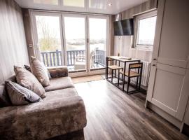 Wansbeck Riverside Caravan Park，位于阿兴顿的酒店