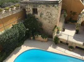 studio apartment with pool in house of character.