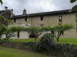 Casa Rural Barangua en el Pirineo Aragonés，位于圣克鲁斯德拉塞罗斯圣胡安德拉佩尼亚皇家修道院附近的酒店