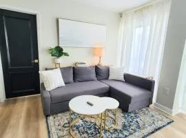 Remodeled 2BD/2BA Condo mins from Universal Studio