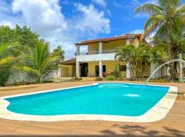 Casa com piscina em Itacimirim BA