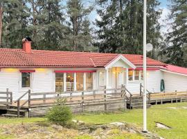 6 person holiday home in PRÄSSEBO-By Traum，位于Eckerud的酒店