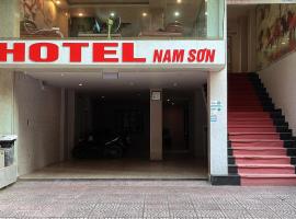 Khách Sạn Nam Sơn，位于Ðoan Xá吉碑国际机场 - HPH附近的酒店