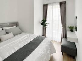 Cozy Japandi 2BR at Gading Serpong near BSD，位于Pumpangsineng的酒店