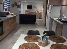 Gîte LA FONTAINE DU MARAIS，位于Pendé的酒店