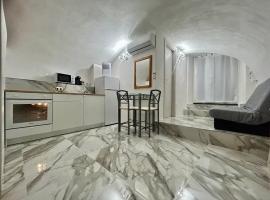 Cave House Apartment，位于芒通的酒店