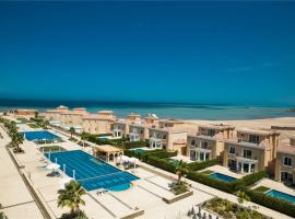 Selena Bay Luxury Resort - Premium Apartment with Private Beach，位于赫尔格达的公寓