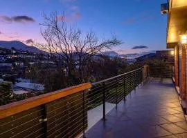 Lipscombe Mt Wellington view luxury house