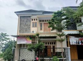 Anugrah homestay，位于井里汶的度假短租房