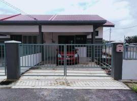 Homestay baitijannati，位于Pasir Mas的别墅