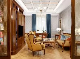 Luxury Apartments by Palazzo Portinari Salviati
