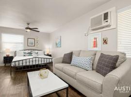 Walk To Zilker King Bed Pool Free Parking，位于奥斯汀的酒店