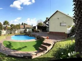 The Valley, tranquil 3 bedroom home with pool