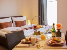 Hotel & Boarding House Schlosserwirt，位于Mering的酒店